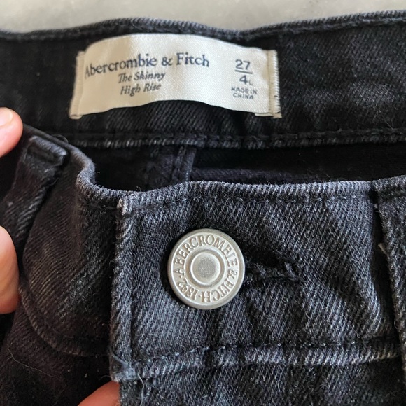 Abercrombie High Rise Skinny Jeans Split Hem - Picture 2 of 5